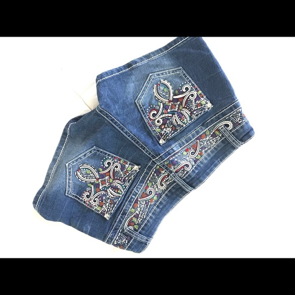 Adorable Embellished Denim Shorts - Picture 3 of 5